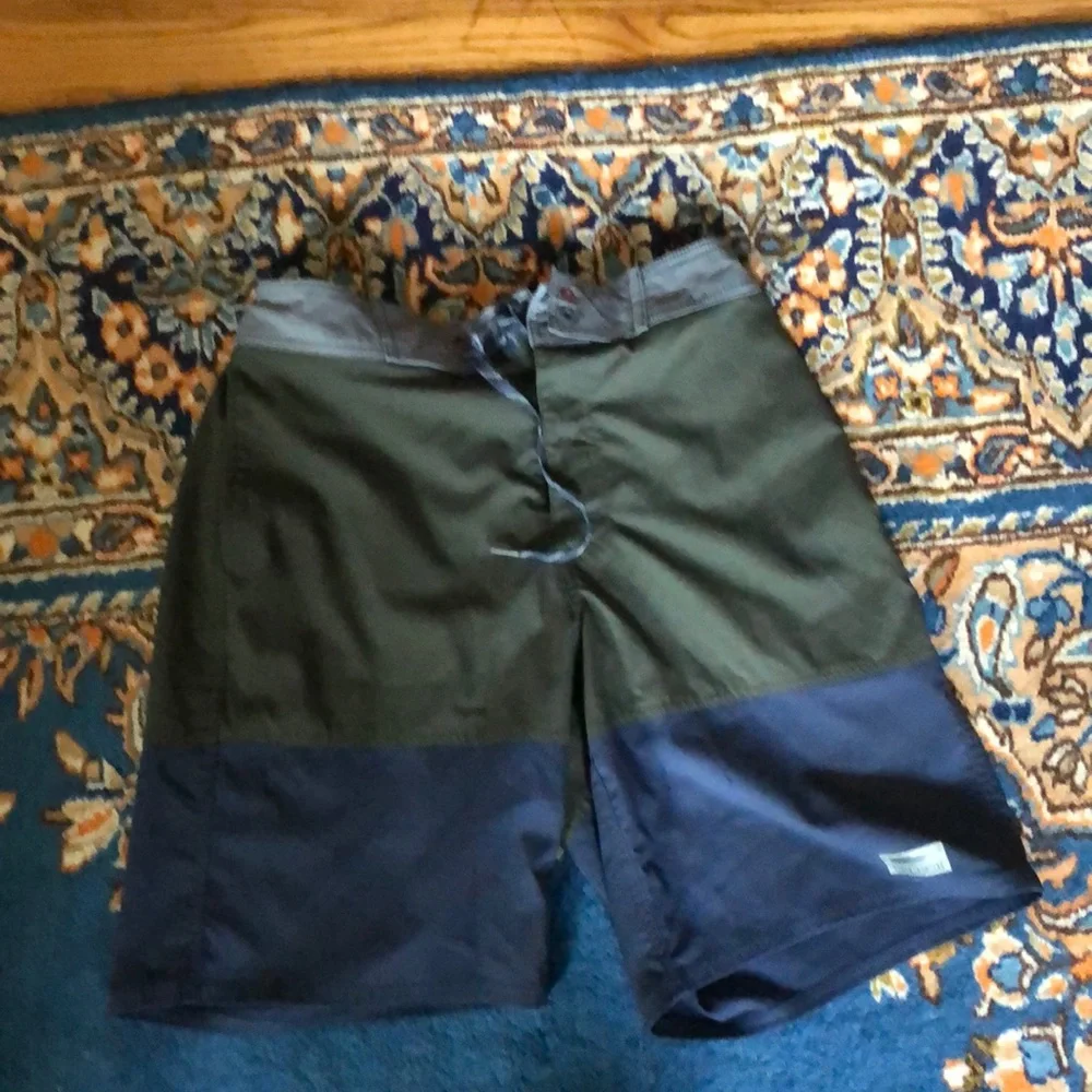 L.L. Bean swim trunks. Mesh Liner. 10” inseam. 20” outseam. Green & Blue. - Picture 1 of 6